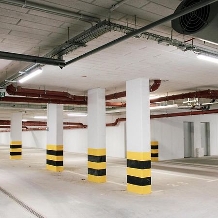 Apartament White-Niska Z Garazem Podziemnym เคียลเซ ภายนอก รูปภาพ