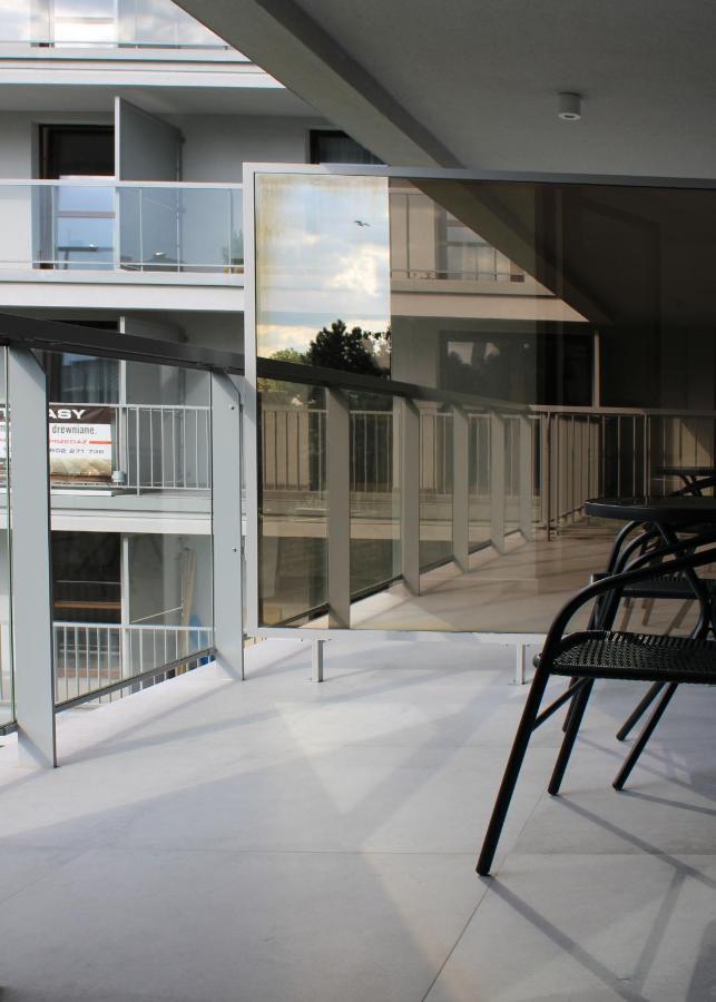 Apartament White-Niska Z Garazem Podziemnym เคียลเซ ภายนอก รูปภาพ